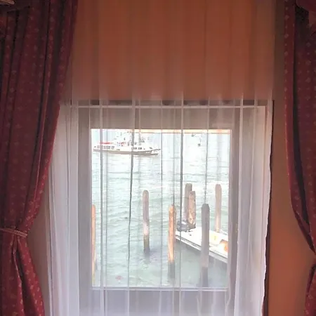 Vecellio On The Lagoon 3* البندقية