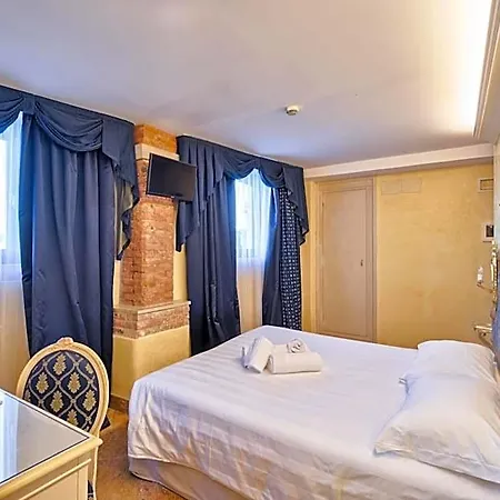 Vecellio On The Lagoon فندق البندقية